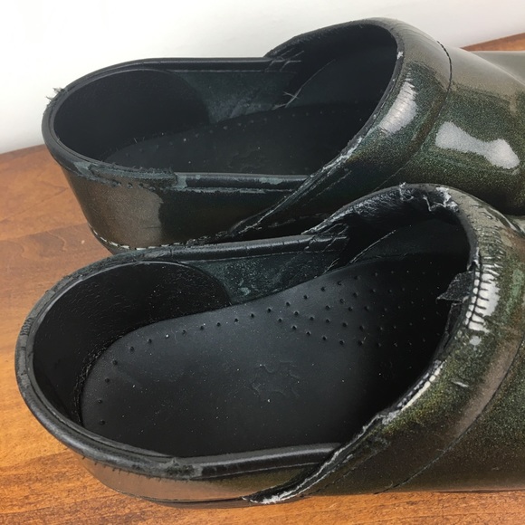 Dansko Women's Size 36 (US 5.5-6) Patent Leather Olive Green Nursing Shoes Clogs - Picture 5 of 12